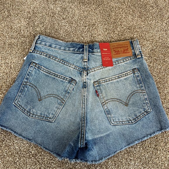 Denim Shorts - LEVI's Wedgie Fit - Picture 1 of 9